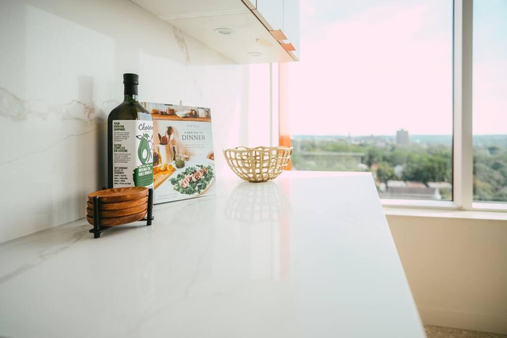New - Luxury 2Br Penthouse Apt In Central Halifax Kültér fotó