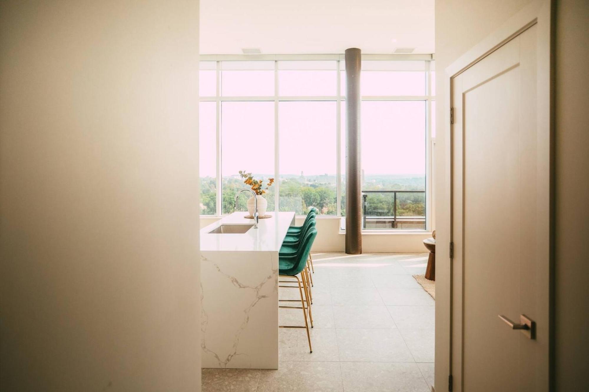 New - Luxury 2Br Penthouse Apt In Central Halifax Kültér fotó
